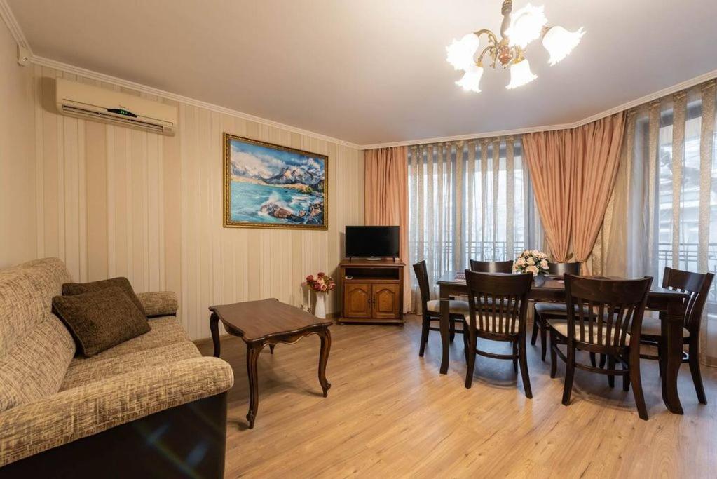 Vazov Residence , Two Bedroom Top Centre Apartment ヴァルナ エクステリア 写真