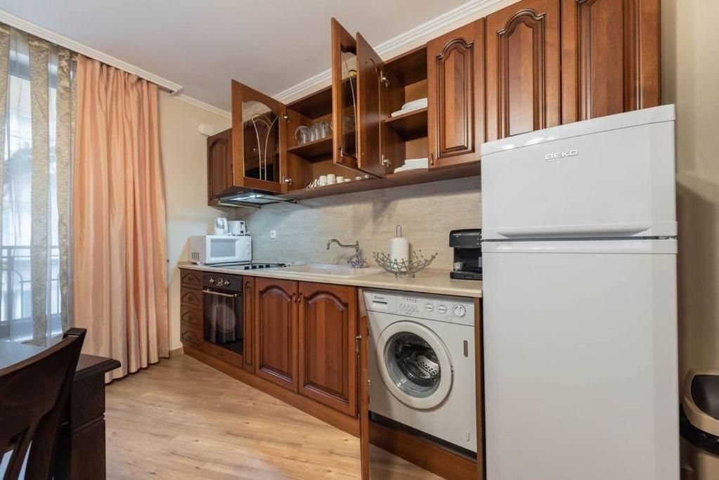 Vazov Residence , Two Bedroom Top Centre Apartment ヴァルナ エクステリア 写真