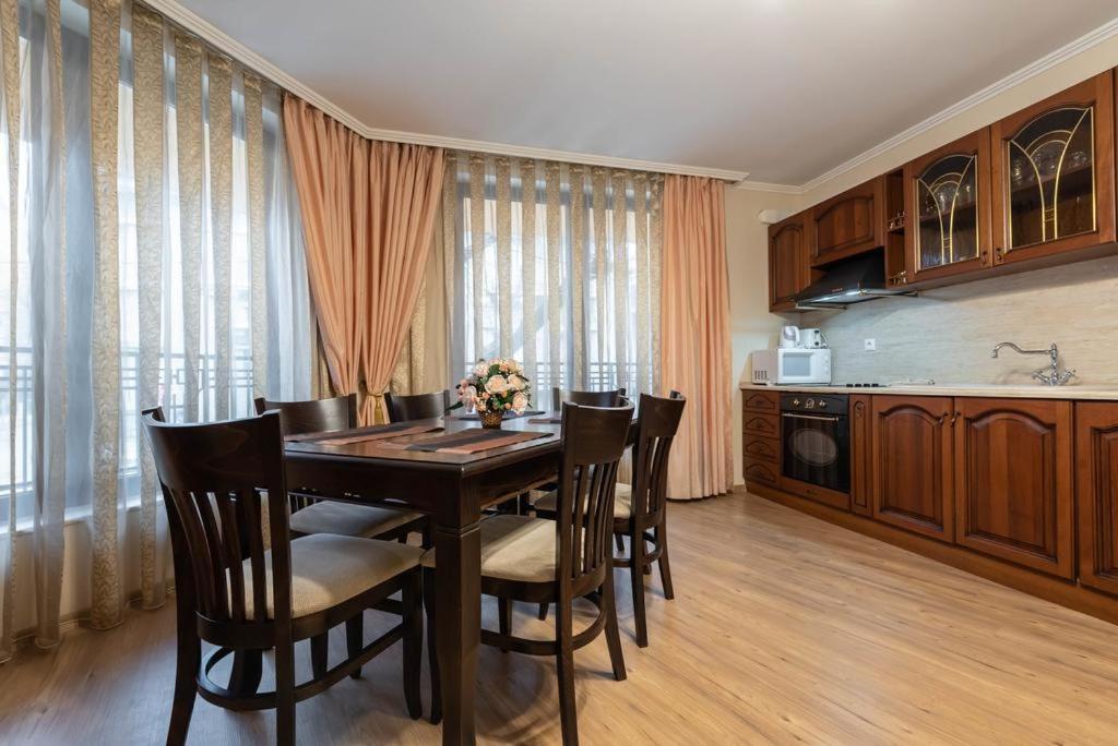Vazov Residence , Two Bedroom Top Centre Apartment ヴァルナ エクステリア 写真