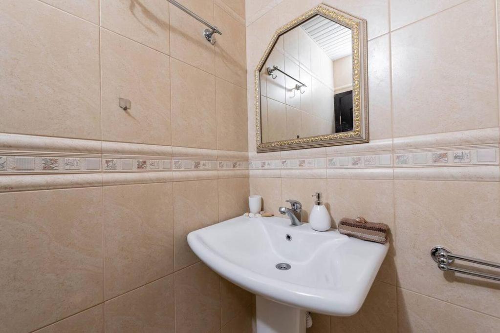 Vazov Residence , Two Bedroom Top Centre Apartment ヴァルナ エクステリア 写真